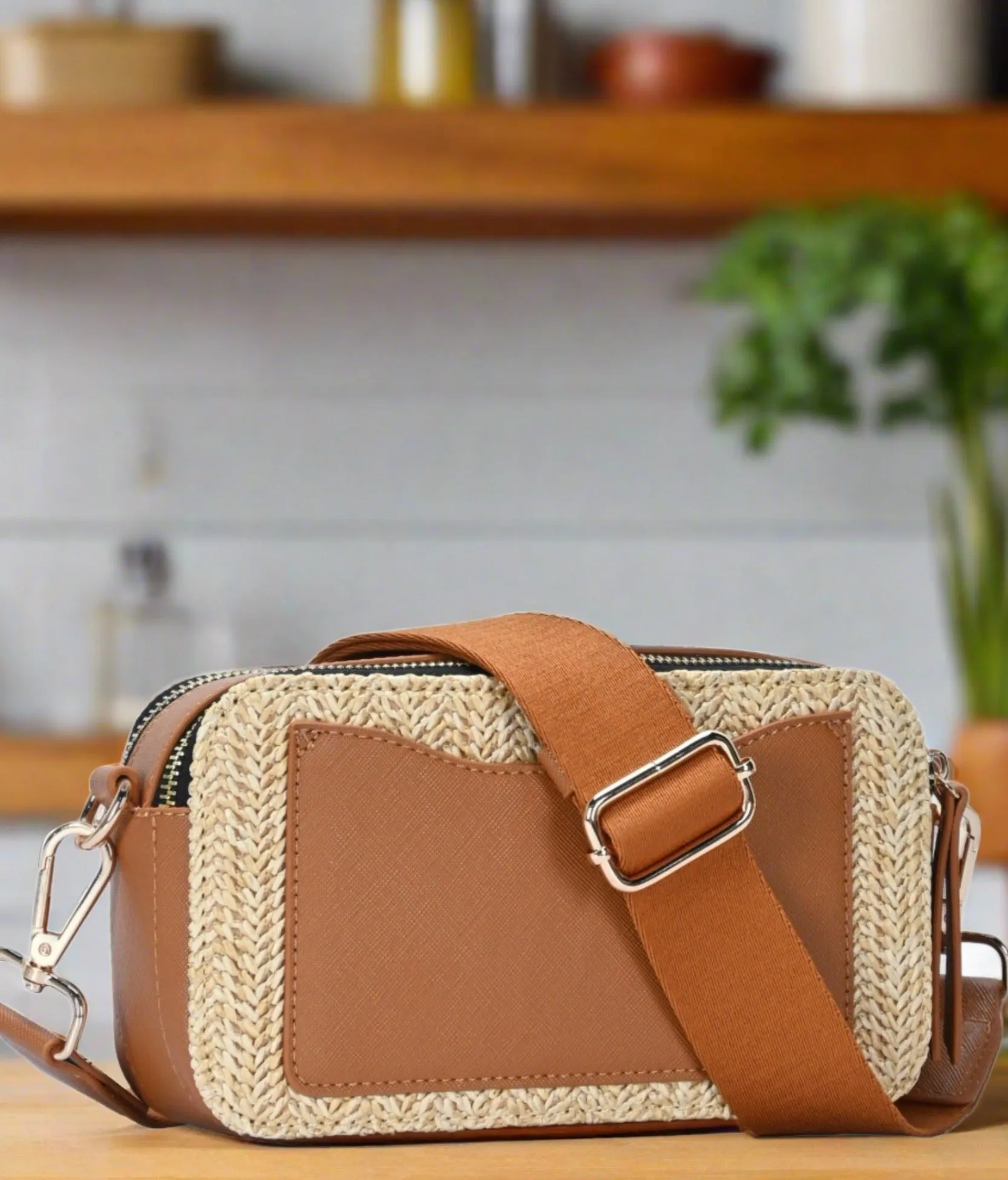 BGS6844 Helena Straw Crossbody Bag With Leather Paneling