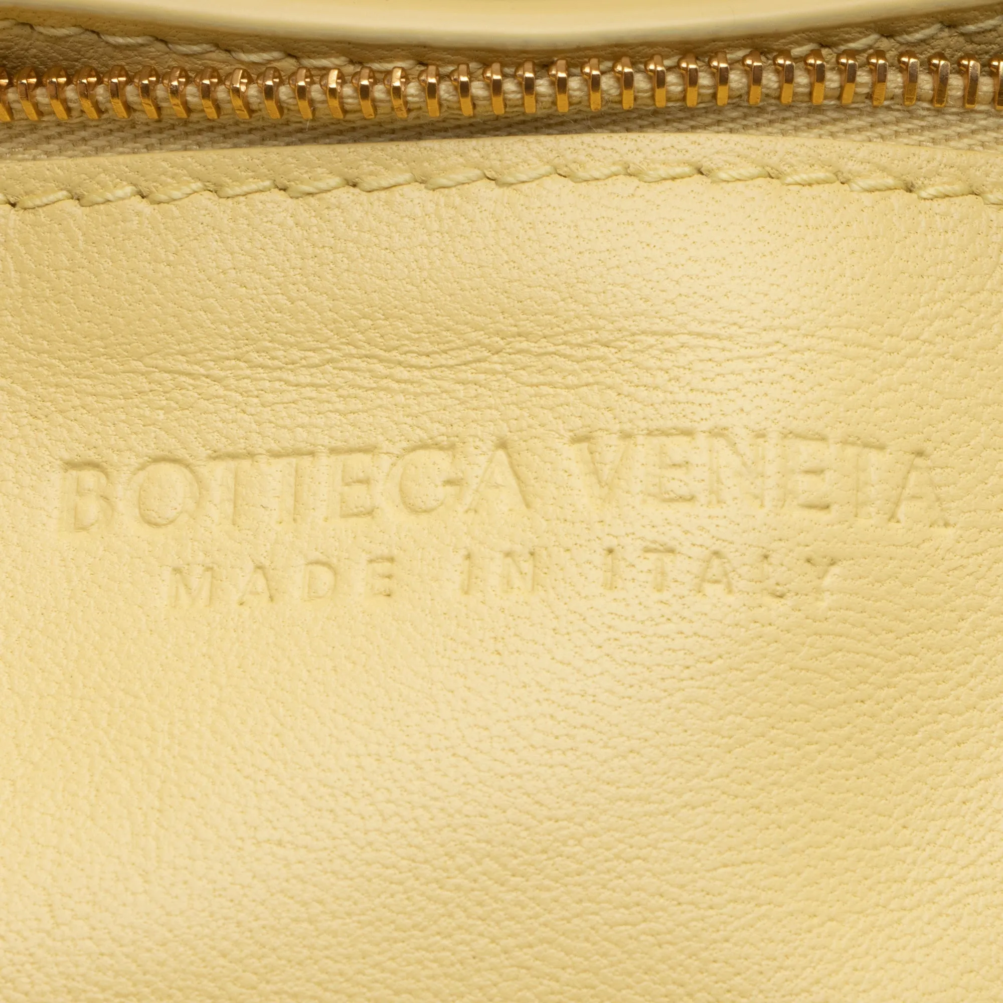 Bottega Veneta Lambskin Cassette Chain Maxi Shoulder Bag (SHF-23330)