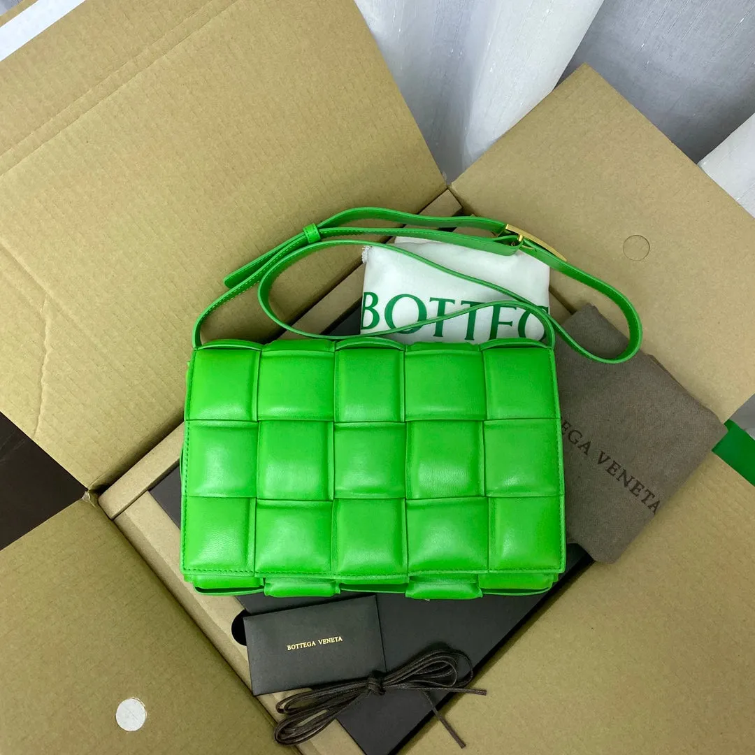 BV Padded Cassette Green, For Women, Women’s Bags 10.2in/26cm 591970VCQR13724