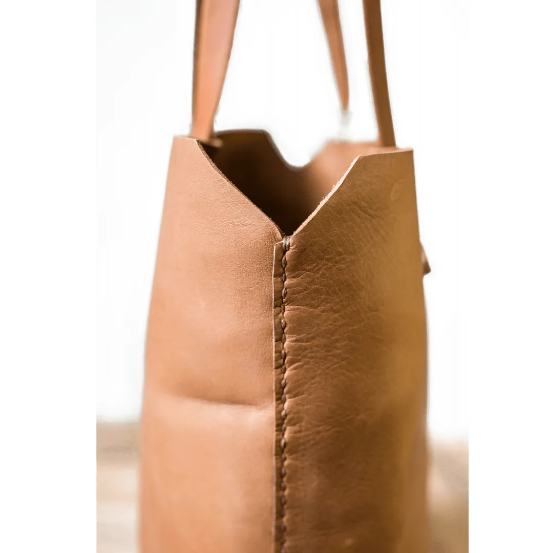 Classic Eve Leather Tote -   Tan Edition