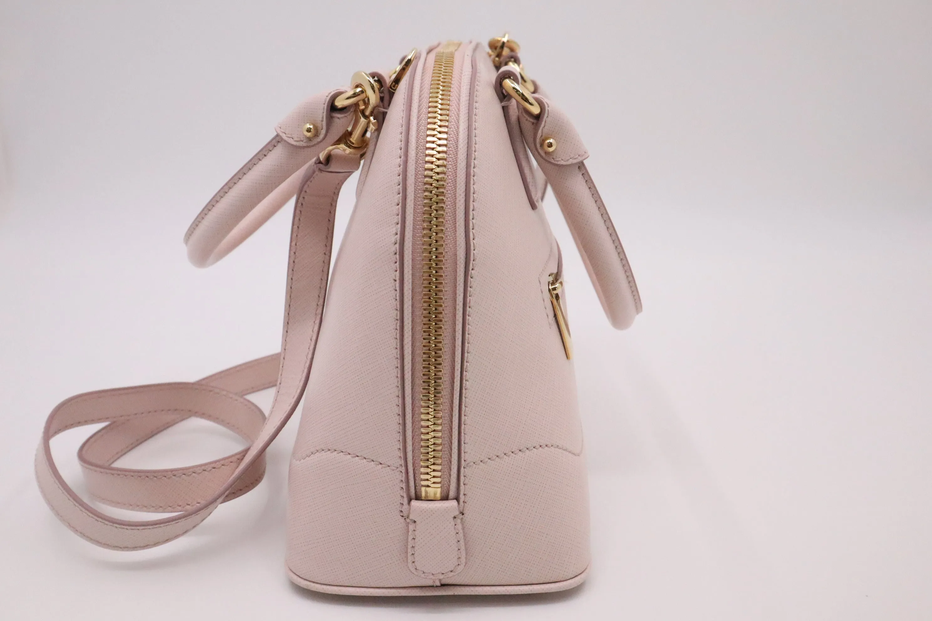 Ferragamo Darina Handbag in Pink Saffiano Leather