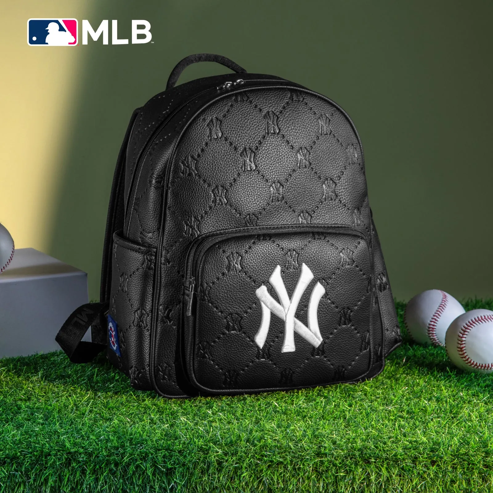 MLB-NY32-003  MLB  New York Yankees  Team Backpack