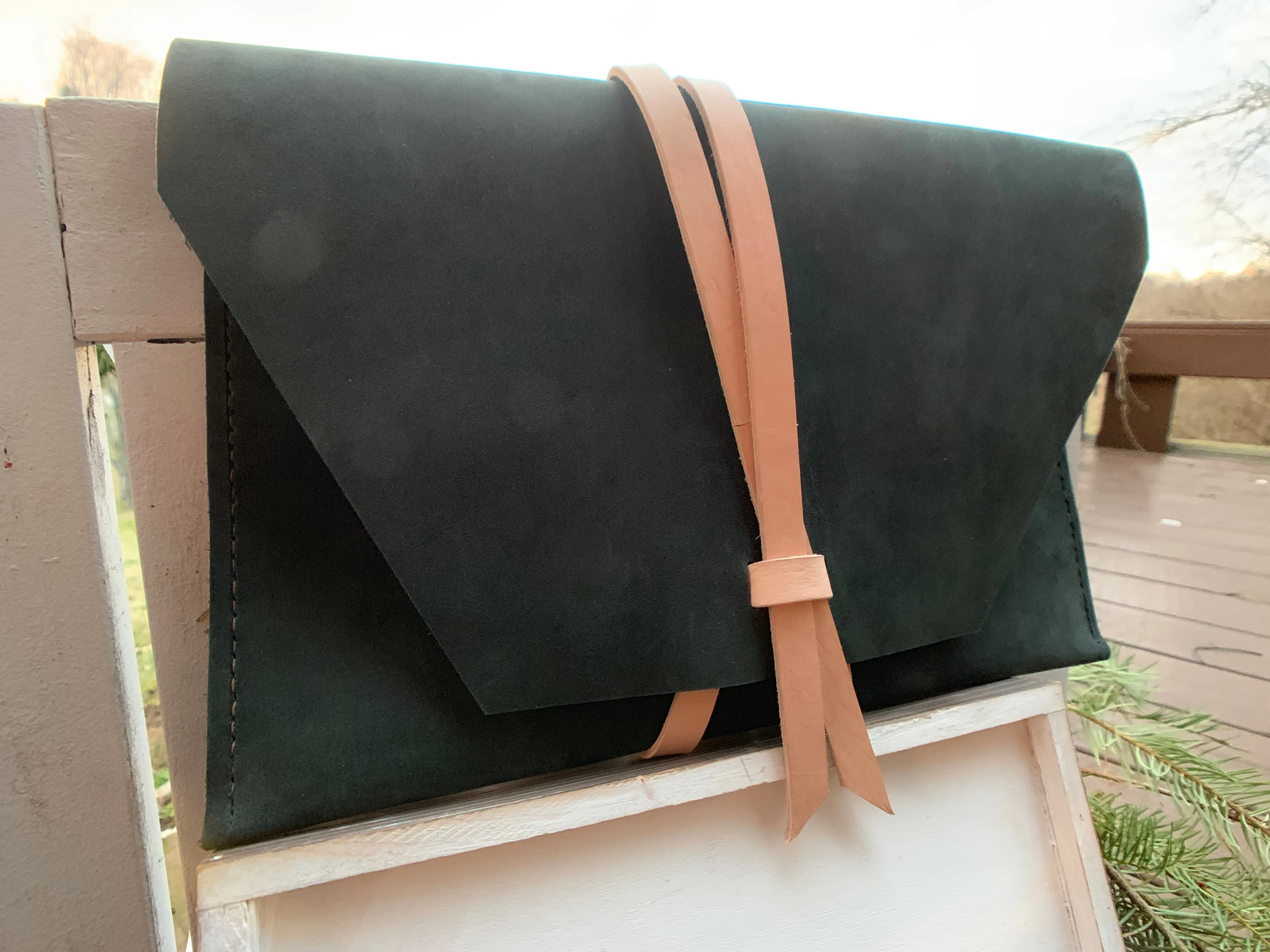 "The Carl" in Nubuk Green Leather