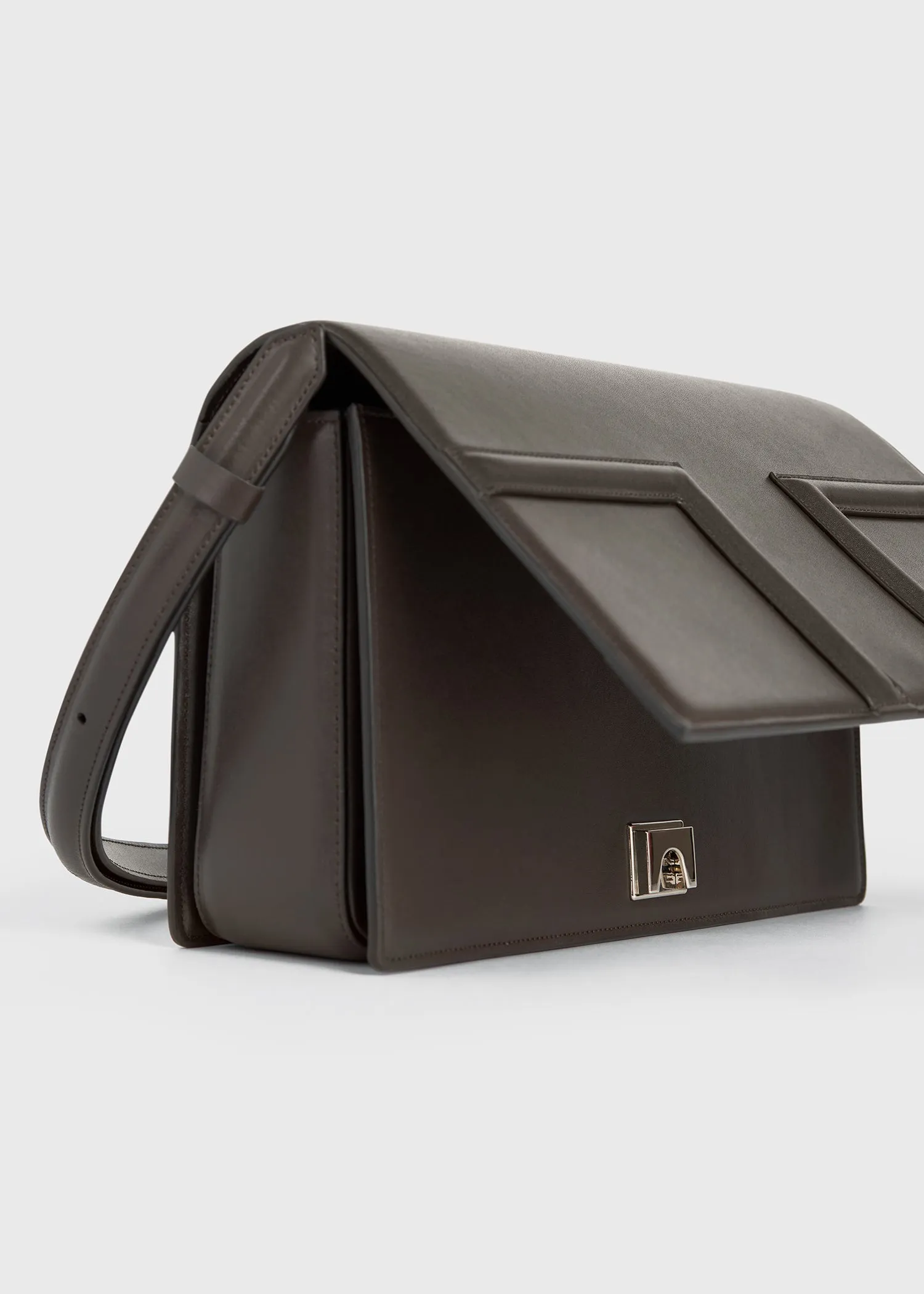 T-Flap leather bag coffee